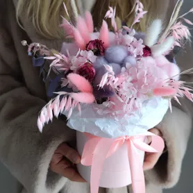 Композиция в кувшине Розовый хлопок и лагурус  от интернет-магазина «VeraRosa»