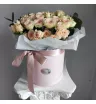 Кустовые розы в шляпной коробке  3